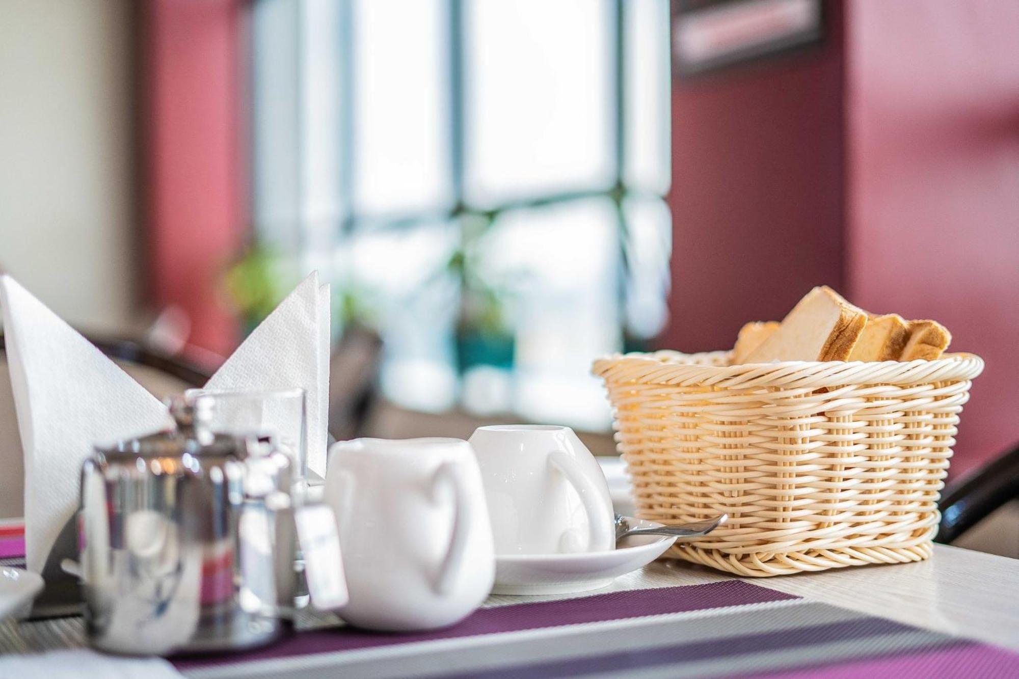 Hemak Suites Nairobi Ngoại thất bức ảnh
