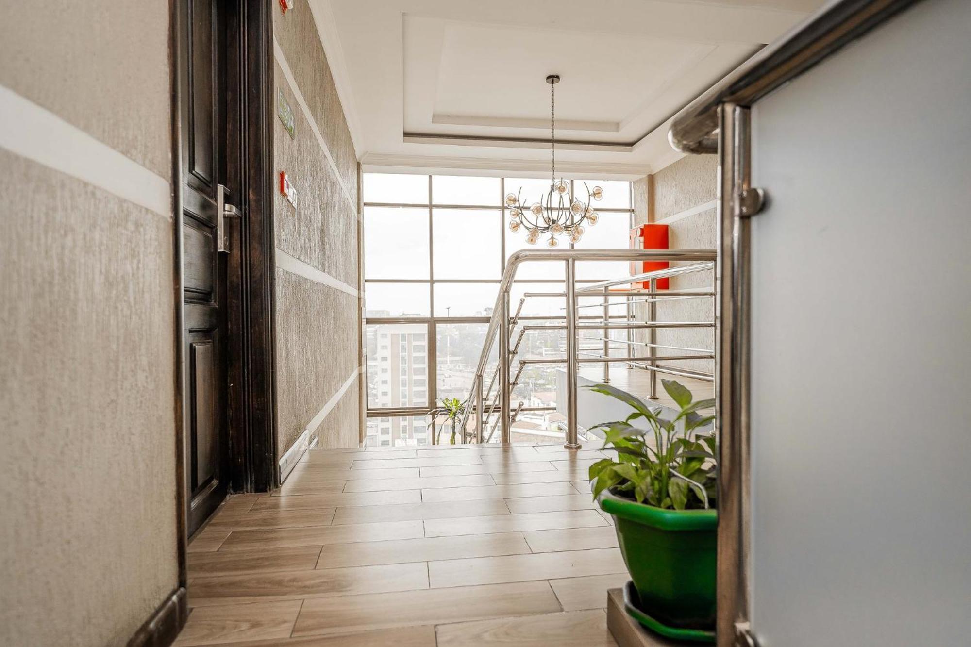 Hemak Suites Nairobi Ngoại thất bức ảnh