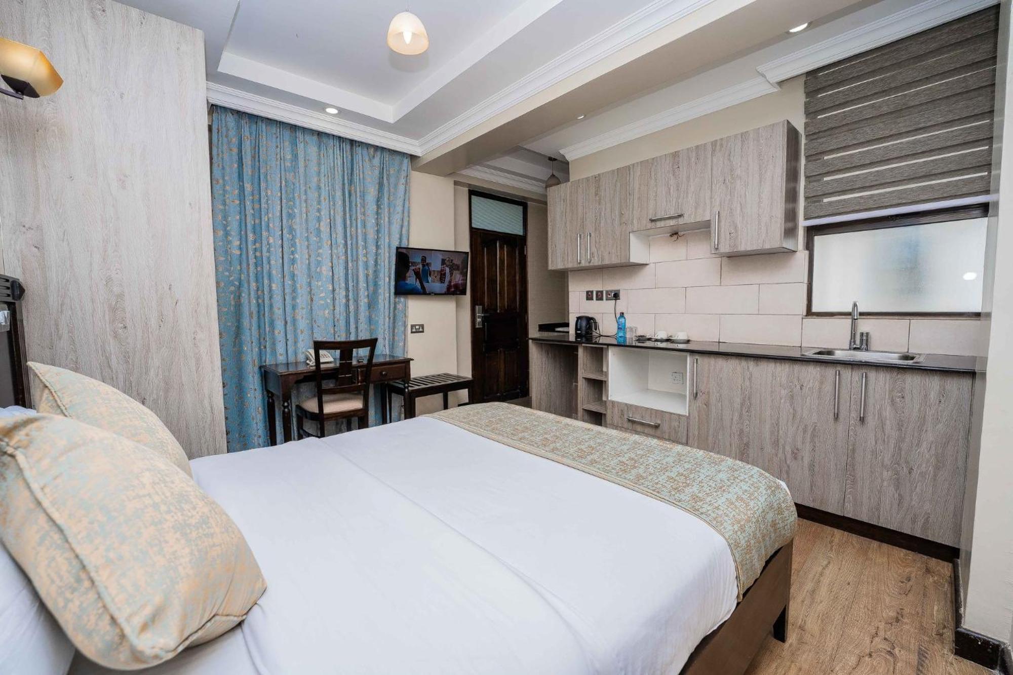 Hemak Suites Nairobi Ngoại thất bức ảnh