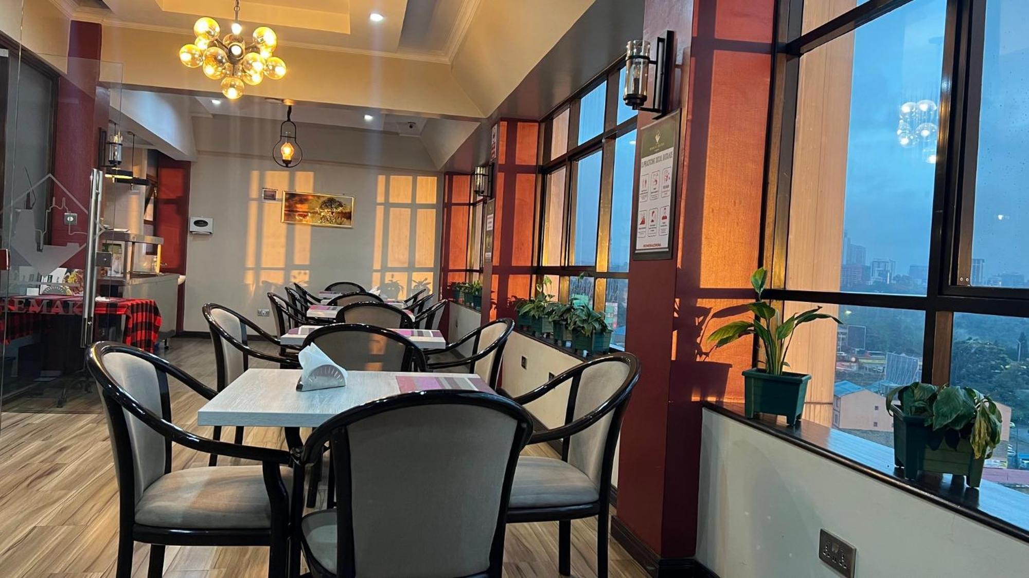 Hemak Suites Nairobi Ngoại thất bức ảnh