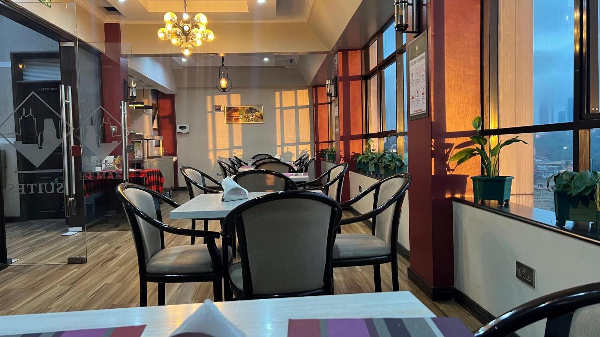 Hemak Suites Nairobi Ngoại thất bức ảnh